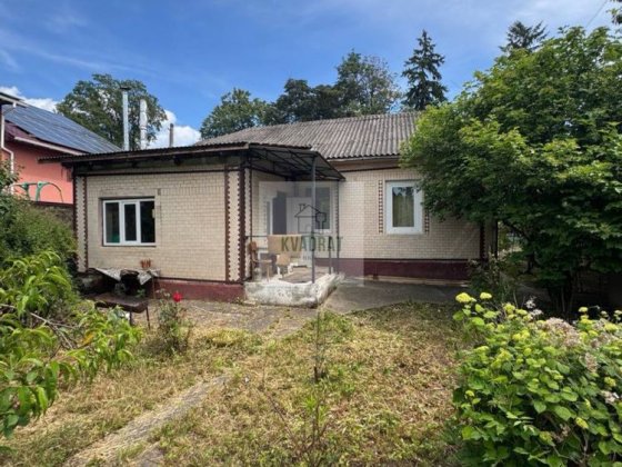 Продам компактний будинок на Руських Фільварках.З хорошою локацією. Каменец-Подольский