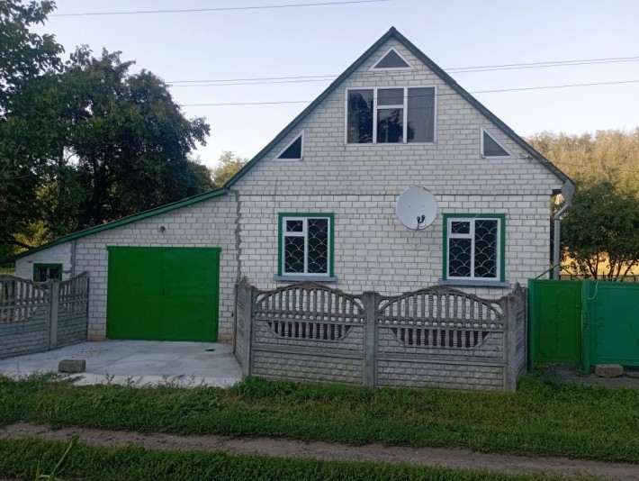 Продам будинок або обміняю на квартиру - фото 1