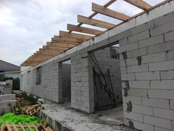 Продам таунхаус за ціною квартири з МАКСИМАЛЬНИМ наповненням!  З газом! ВЖЕ накривають дах
