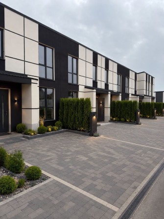 Продам Таунхаус в місті Гостомель на вул. Покровській, 84 м², Ділянка 1,6 сотки — 65 000 $. Два Пове - фото 1