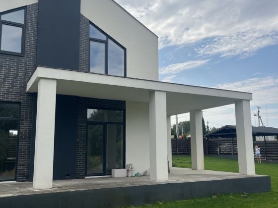 Продаж стильного будинку біля озера | 177 м² | 10 соток Гостомель
