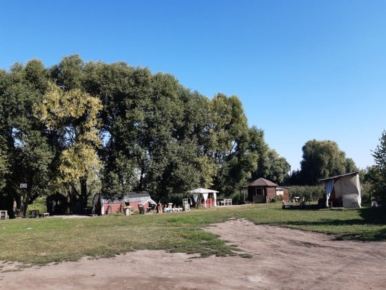 Продам часть действующего спортивно-развлекательного комплекса на берегу озера Кандыбина в г. Коното Конотоп