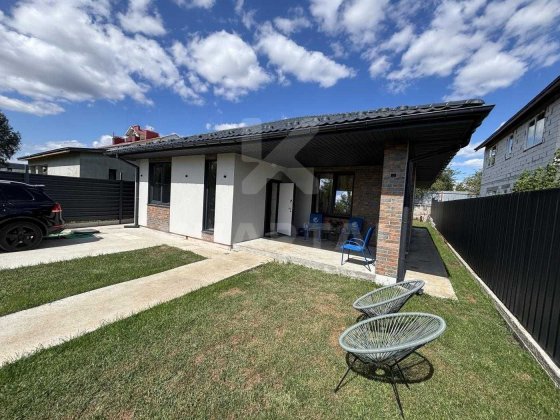 Будинок 94,5 м² | 3 спальні | 4 сотки | Гостомель з частковим РЕМОНТОМ
