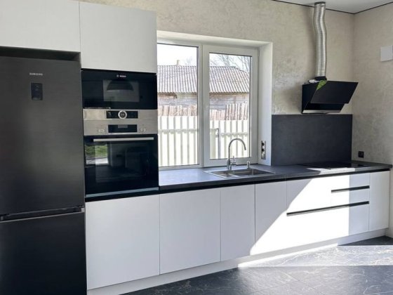 • Затишний будинок 110 м² з ремонтом та кухнею на ділянці 6 соток | ГАЗИФІКОВАНИЙ Гостомель