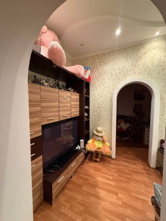 Продам частину будинку зі свіжим ремонтом та гаражем, м. Берестин - фото 1