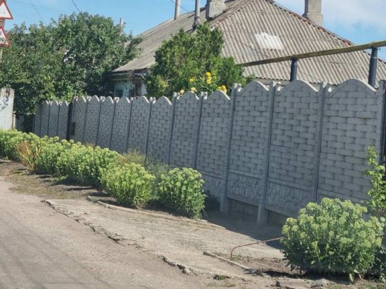 Продам часть дома, оренды нет Лозовая