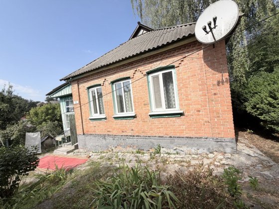 Продаж цегляного будинку по вул. Зелена Лубни