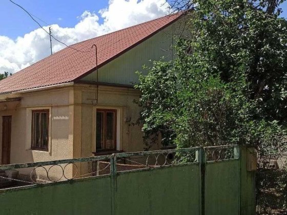 Будинок в центральному парку міста Малин