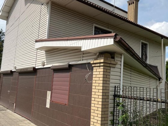 Срочная продажа 3-эт дом в Люботине с гаражом/СТО Люботин