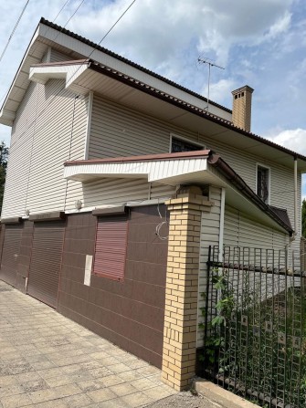 Срочная продажа 3-эт дом в Люботине с гаражом/СТО - фото 1