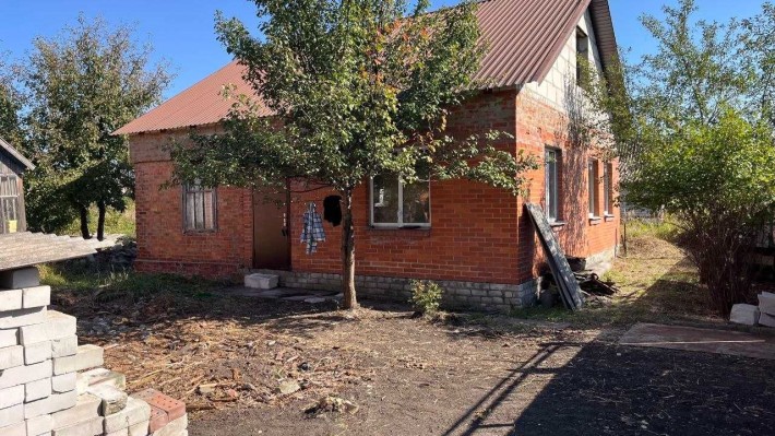 Приватний будинок 85 м², 9 соток, газ, вода, школа та транспорт поруч - фото 1