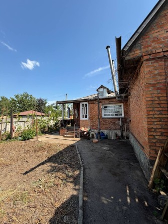 Продам будинок  в районі швидкої допомоги - фото 1