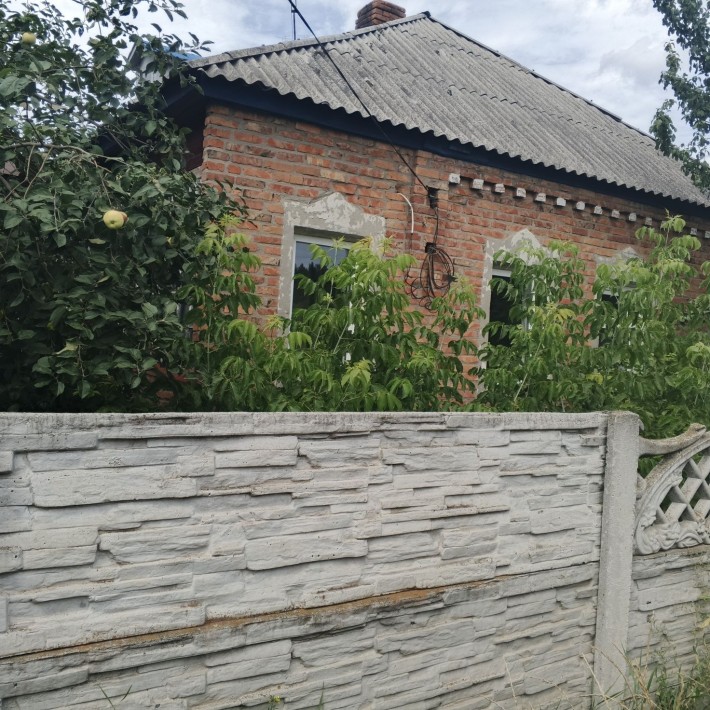 продажа небольшого дома г.Мерефа центр - фото 1