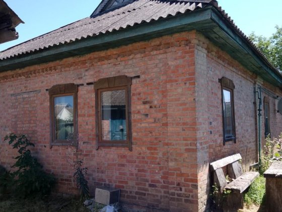 Продам 1/2 будинку із земельною ділянкою та літньою кухнею Миргород