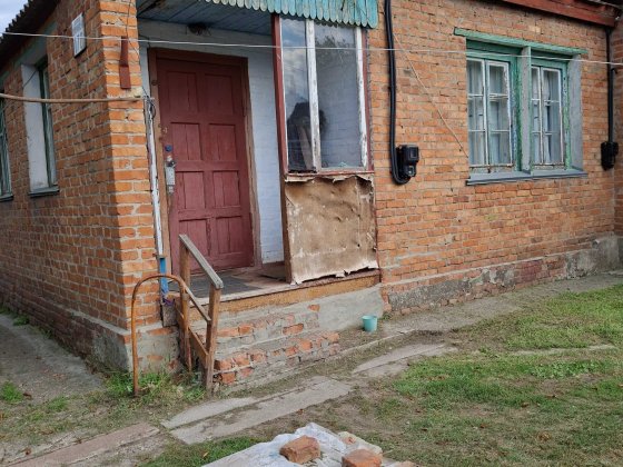 Чвстина будинку з двох кімнат по вул. Сорочинській Миргород