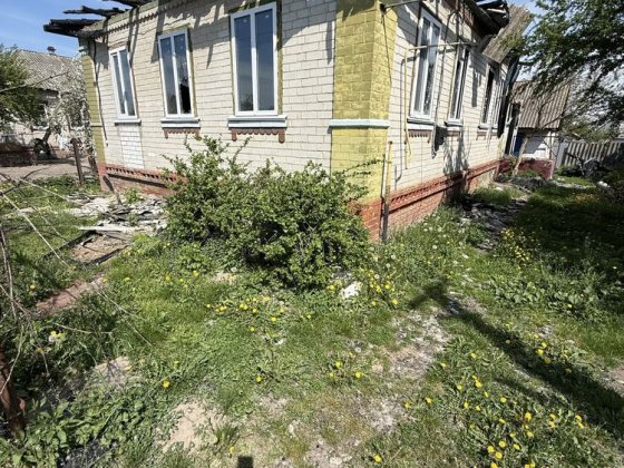 Продам будинок після пожежі Чернігівська область Ніжинській район село Ніжинське,в центрі,4 км.від Н Нежин