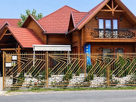 Продається деревяний будинок Мукачеве