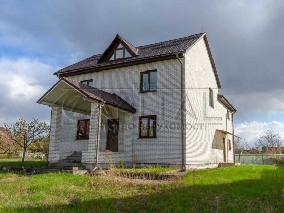 Продаж будинку м. Обухів 300 м2