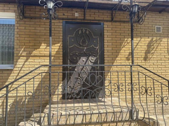 Продаж затишного будинку біля центру! Ландшафтний дизайн, меблі, техніка, генератор!