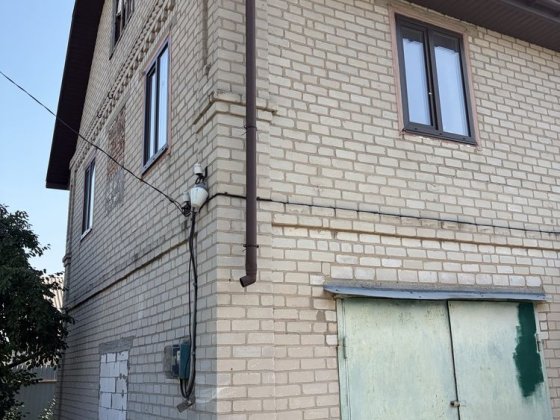 Продам 2 поверховий будинок