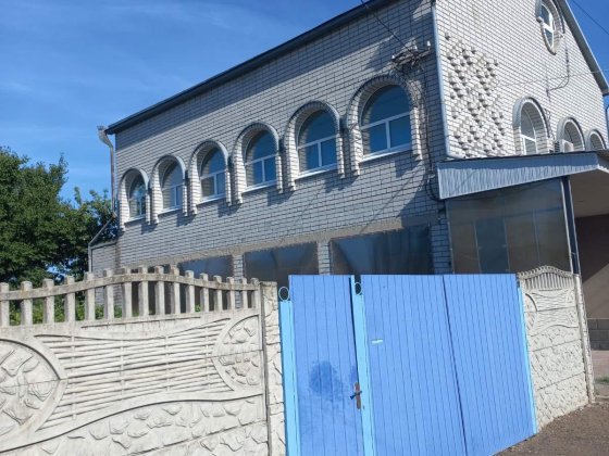 Продам 2-х поверховий  будинок