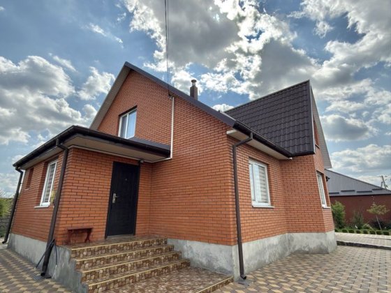 Продається красивий будинок готовий «під ключ». Сарни