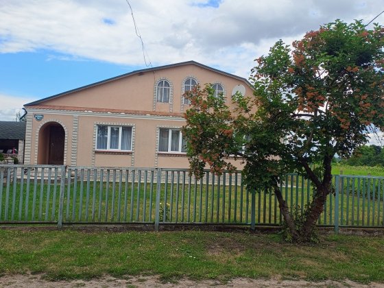 Продам будинок у місті Старокостянтинів,стан заїхав і живи. Старокостянтинів