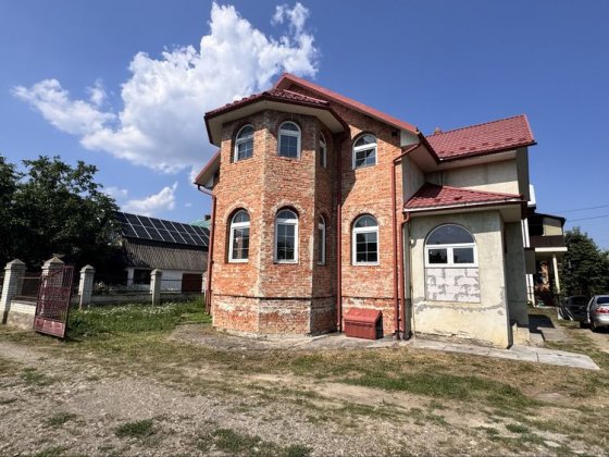 Продаж просторого цегляного будинку в місті Стрий Стрый