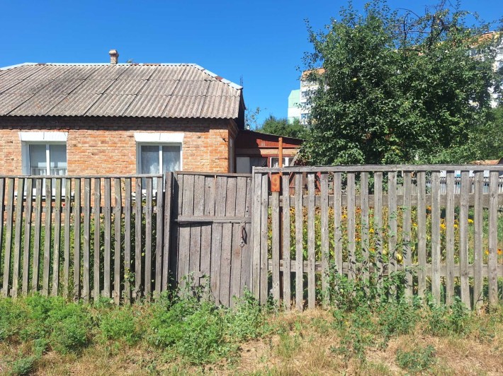 Продам частину будинку з гарним розташуванням в центрі міста - фото 1