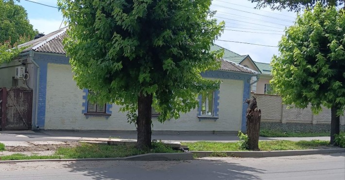 Продам половину будинку  для будівництва магазину чи офісу. - фото 1