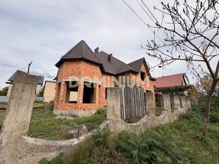 Продається будинок разом з складом в місті Хуст Закарпатська область - фото 1