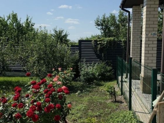 Продам современный двухэтажный дом в Чугуеве, тихий центр Чугуїв