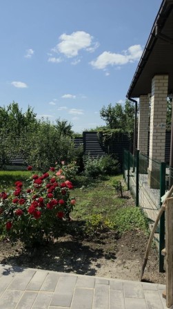 Продам современный двухэтажный дом в Чугуеве, тихий центр - фото 1