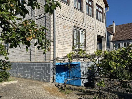 2-поверховий дім, будинок  з літньою кухнею Южноукраинск