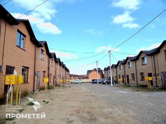 Продається якісно побудований таунхаус в Агрономічному Агрономичное