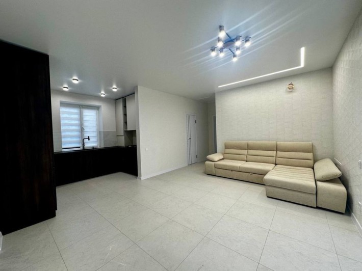 Продаж будинок з ремонтом, передмістя Газ, ділянка - фото 1