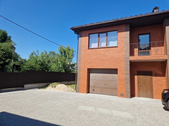 продам таунхаус біля Епіцентру/Метро Зарванці