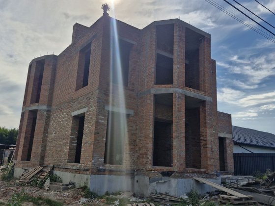 Добротний будинок з бомбосховищем Зарванці Зарванці