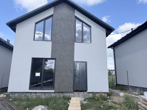Продам  будинок  без комісії агенства Зарванці