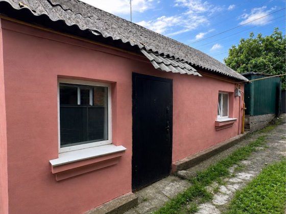 Продам однокімнатний будинок з ділянкою 3.74 сотки старе місто Михайлівці