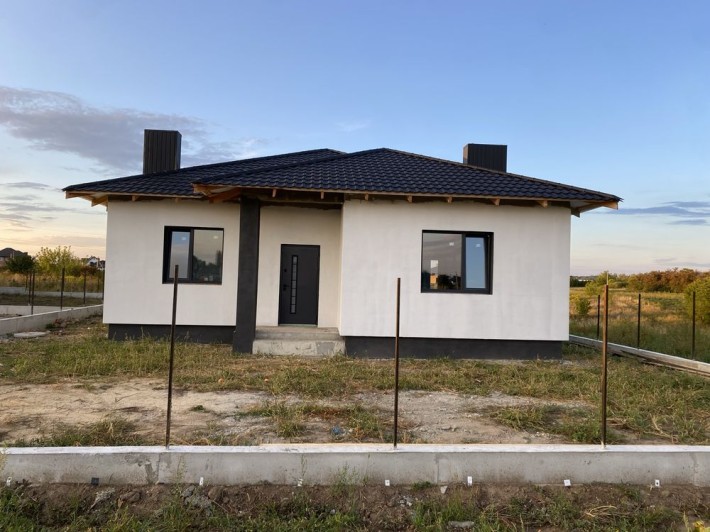Продаж окремостоячого будинку в с.Боратин - фото 1