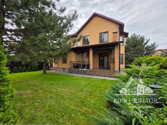 Продажа двухэтажного дома с гаражом в коттеджном поселке «Золотые Ключи»