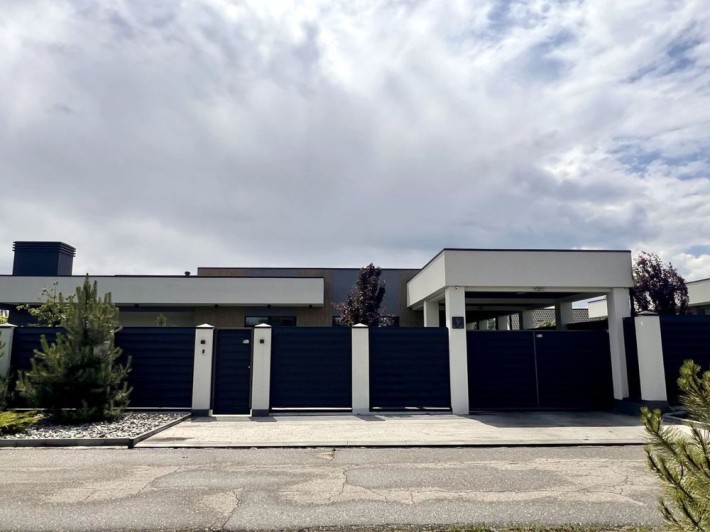 Продам новий будинок у смт Слобожанське - фото 1
