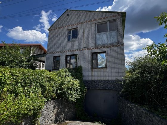 Продам два дома в Обуховке на одном участке рядом рекк лес Обуховка
