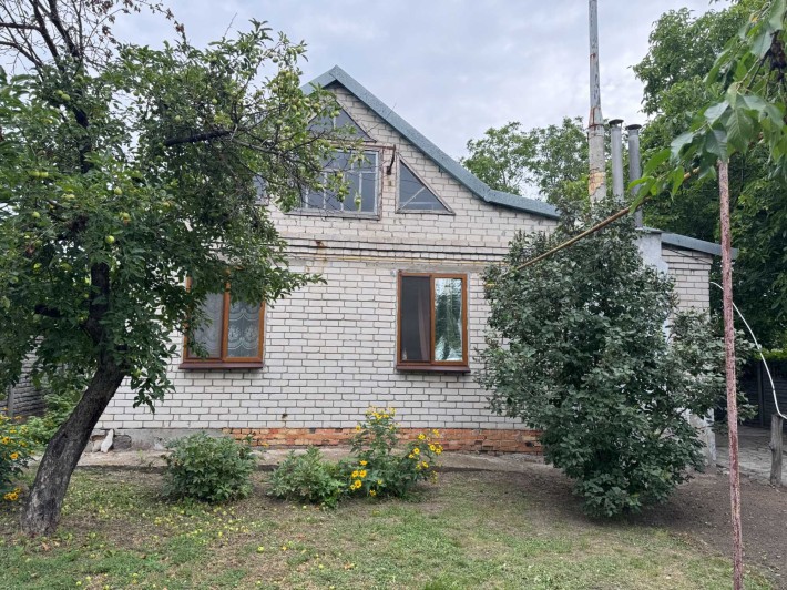 Дом - 80 м.кв. + летняя кухня. Участок - 11 соток. Подгородное - фото 1