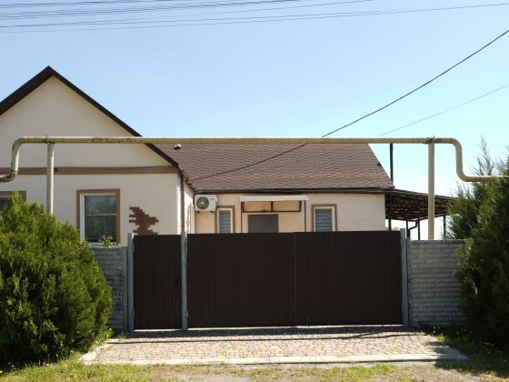 Продам затишний 4-кімнатний будинок із терасою та ділянкою 15 соток, вулиця Зелена Підгородне