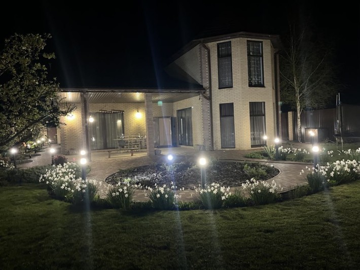 Будинок у закритому котеджному містечку «Аронія» в Обухівці | 286 м² | 12 соток | Озеро, сосновий лі - фото 1