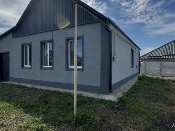 Продаж будинку у центрі Орлівщини , ремонт , гараж , ділянка 10 соток . По домовленісті співпрацюємо Орлівщина