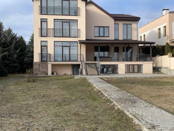 Сучасний будинок біля річки Кільчень | 15 соток | 406 кв м | Власний причал
