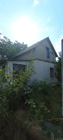 Продам небольшую дачу в Новоселовке, печка , скважина, торг - фото 1